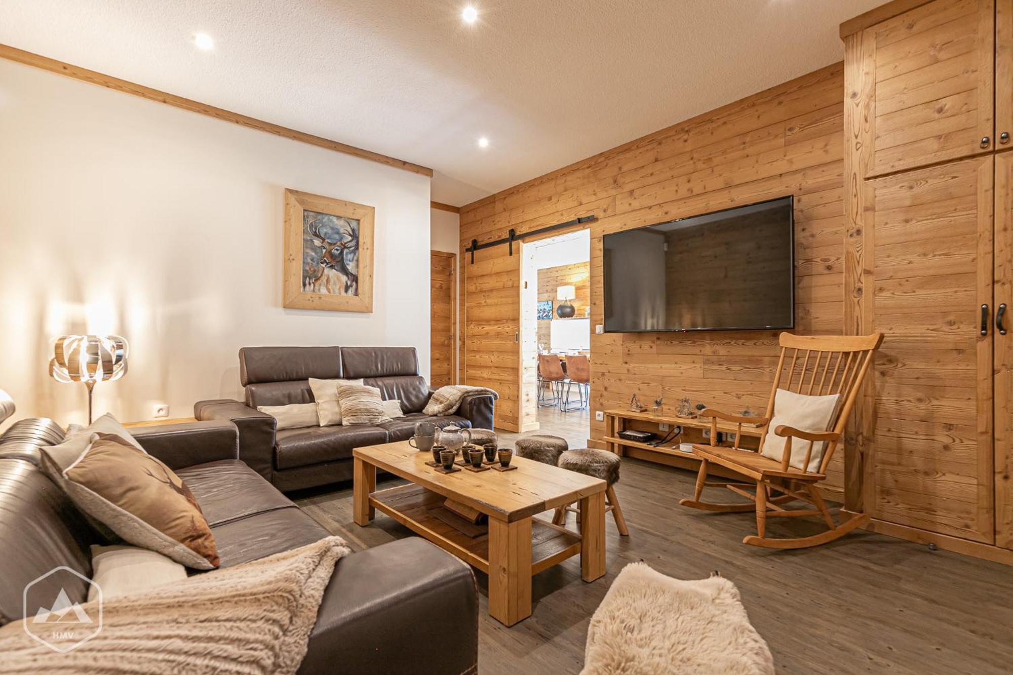 Cote-bourget, 2 Apparts, 10 Pers Le Bourget Et 4 Pers L'orgere, Proche La Norma Aussois Apartment